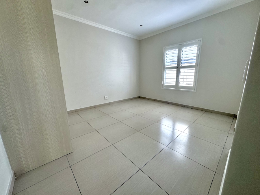 4 Bedroom Property for Sale in Parklands North Western Cape